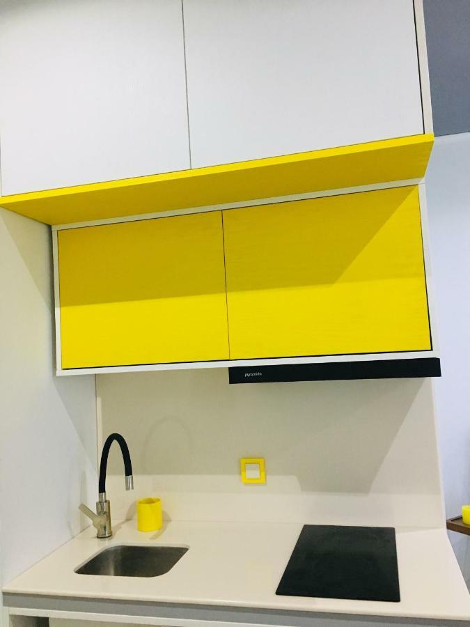 מחינג'אורי Yellow Room With Sea View מראה חיצוני תמונה