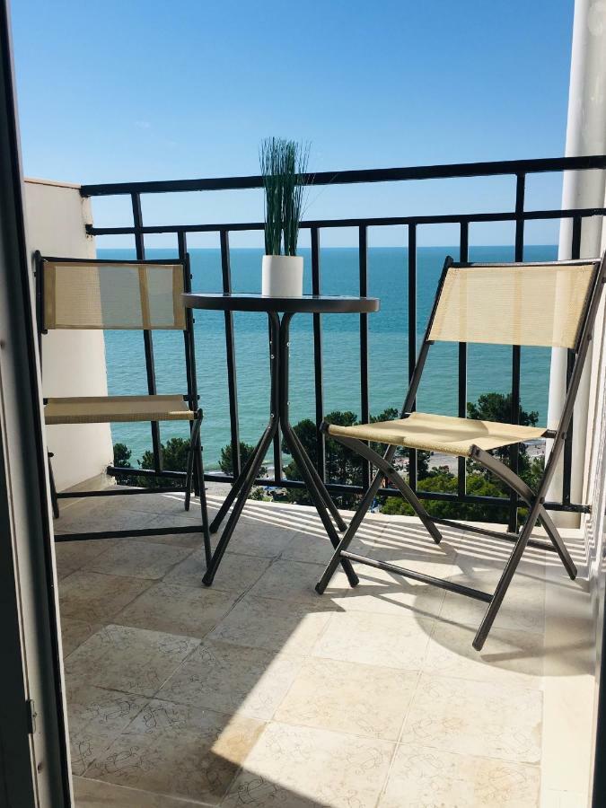 מחינג'אורי Yellow Room With Sea View מראה חיצוני תמונה