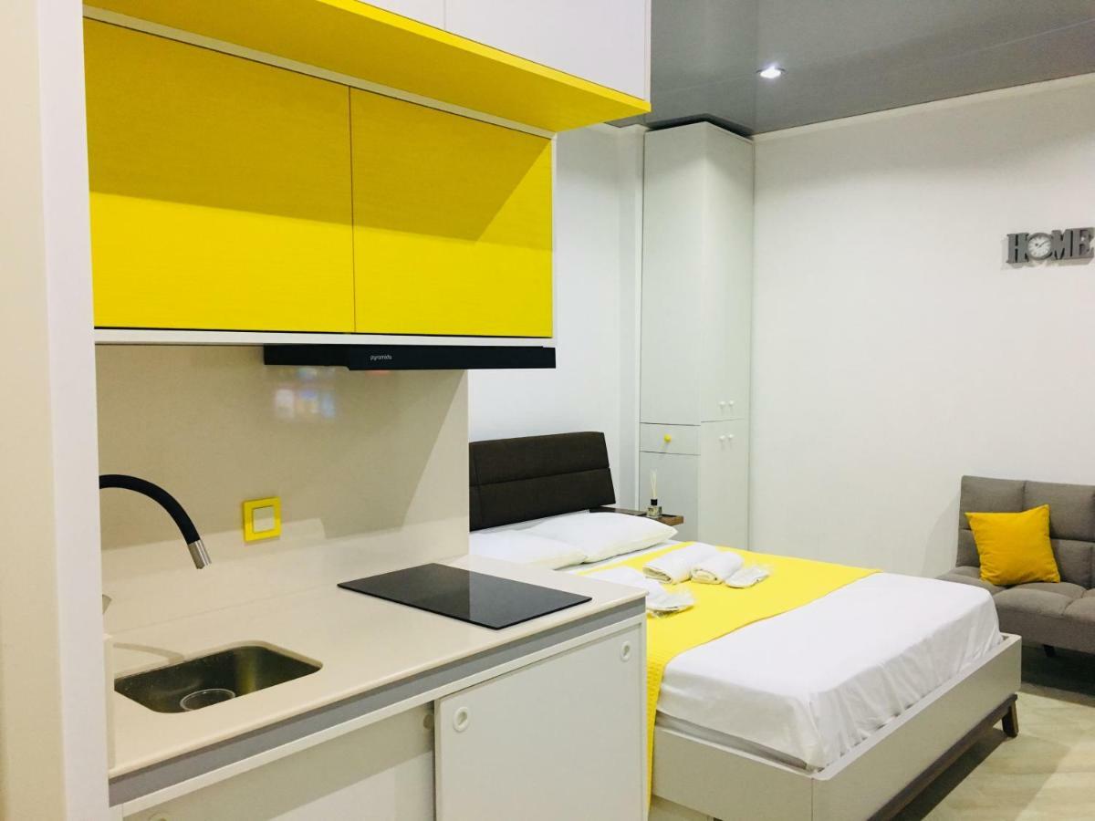 מחינג'אורי Yellow Room With Sea View מראה חיצוני תמונה