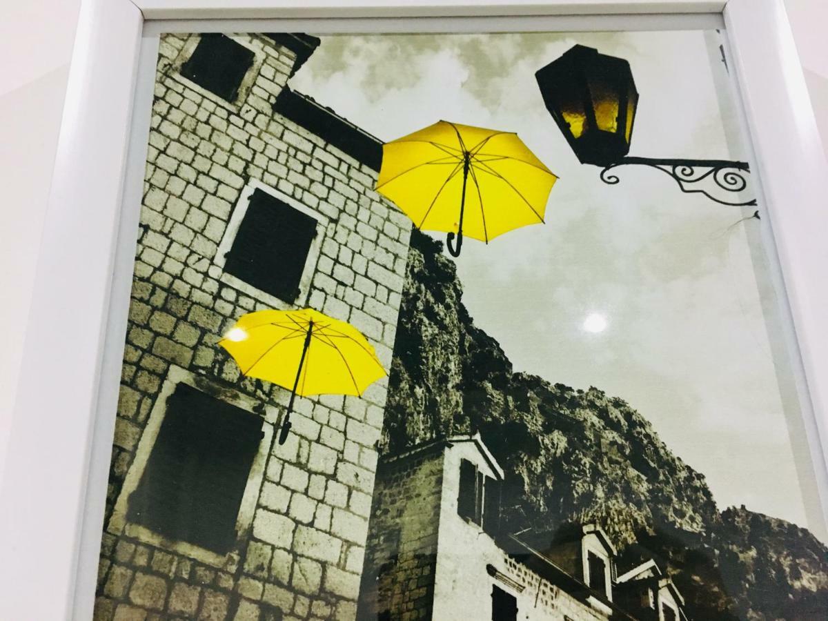 מחינג'אורי Yellow Room With Sea View מראה חיצוני תמונה